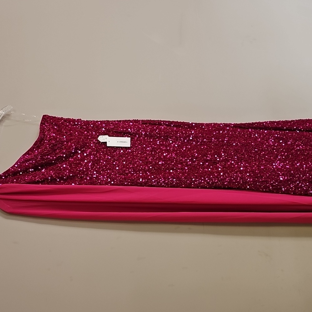 NWT SIZE SMALL GORGEOUS FUCHSIA PINK, ONE SHOULDER GOWN